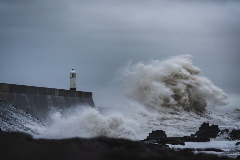 Photo Stormy seas